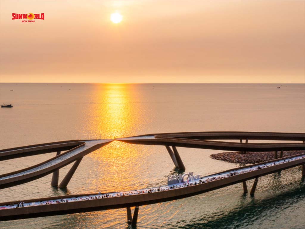 Giá Vé Tham Quan Cầu Hôn Phú Quốc