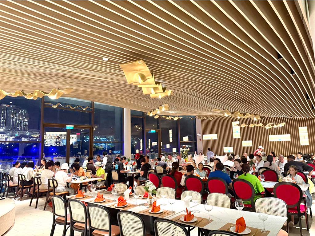 bacio-italiano-boutique-phu-quoc-combo-dinner-show-symphony-of-the-sea