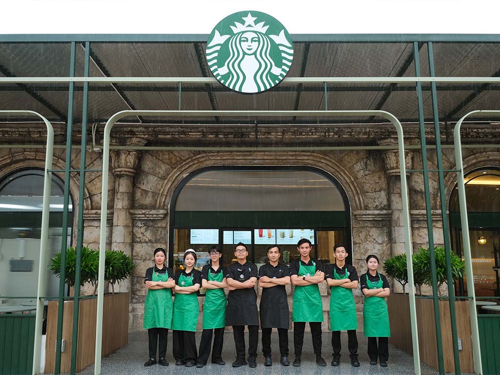 Starbucks Sunset Town Phú Quốc – Hướng Dẫn Toàn Diện Địa Điểm Cà Phê Starbucks Ven Biển Đảo Ngọc