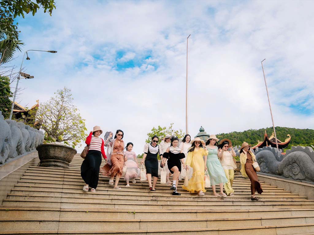 Tour Nam Đảo & Cáp Treo Hòn Thơm Phú Quốc 1 Ngày đi chùa hộ quốc